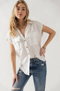 SHORT SLEEVE BUTTON UP SHIRT WITH POCKETS